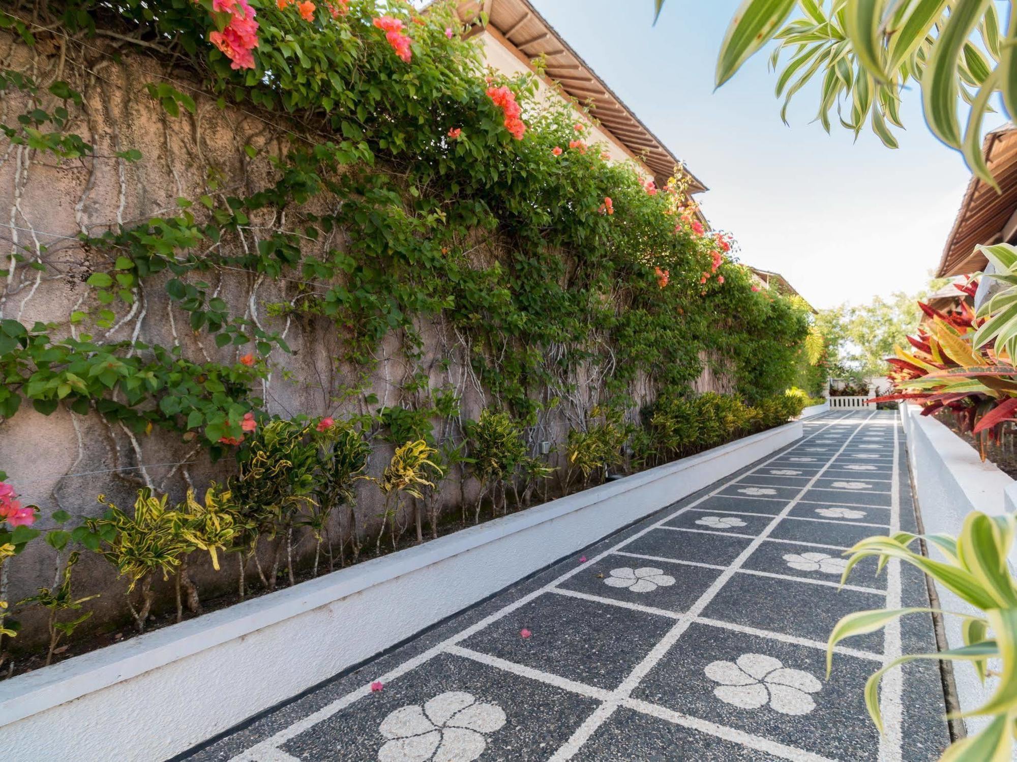 Airis Luxury Villas And Spa Uluwatu Esterno foto